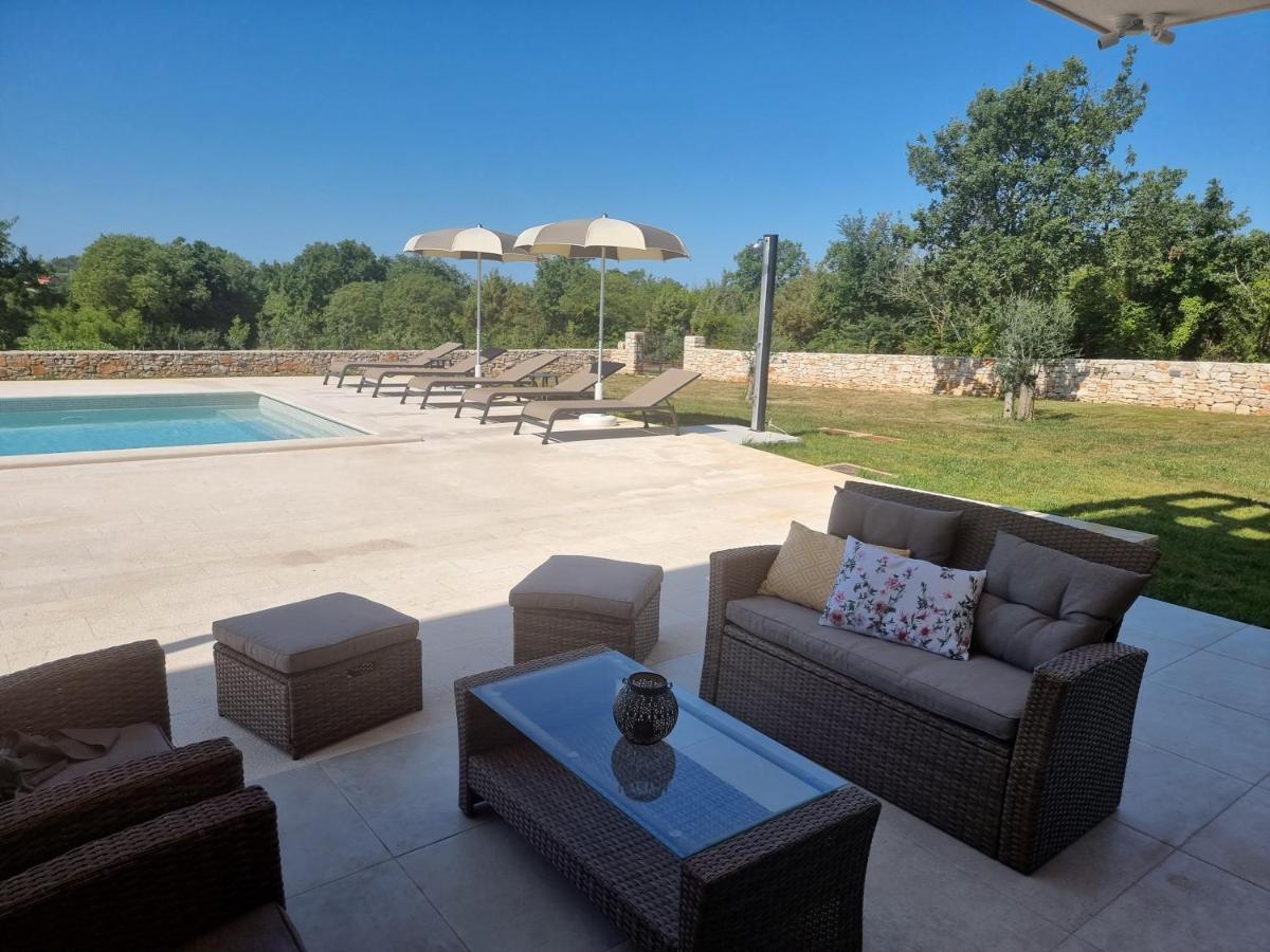 Luxury Villa Serena 2022 - With Heated Pool Cukrici المظهر الخارجي الصورة