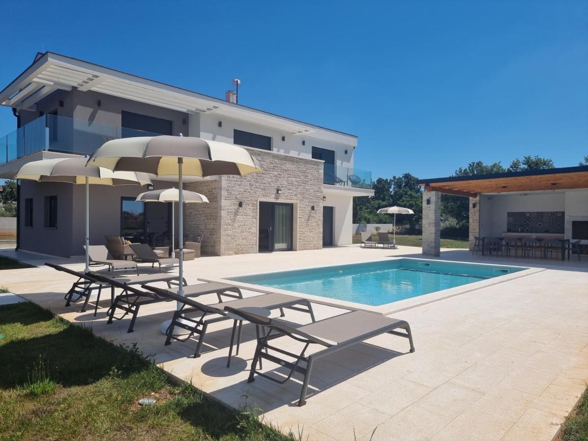 Luxury Villa Serena 2022 - With Heated Pool Cukrici المظهر الخارجي الصورة