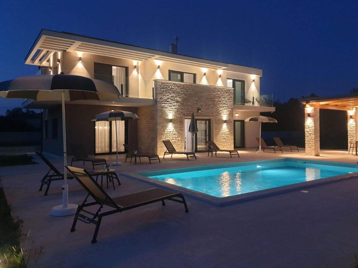 Luxury Villa Serena 2022 - With Heated Pool Cukrici المظهر الخارجي الصورة